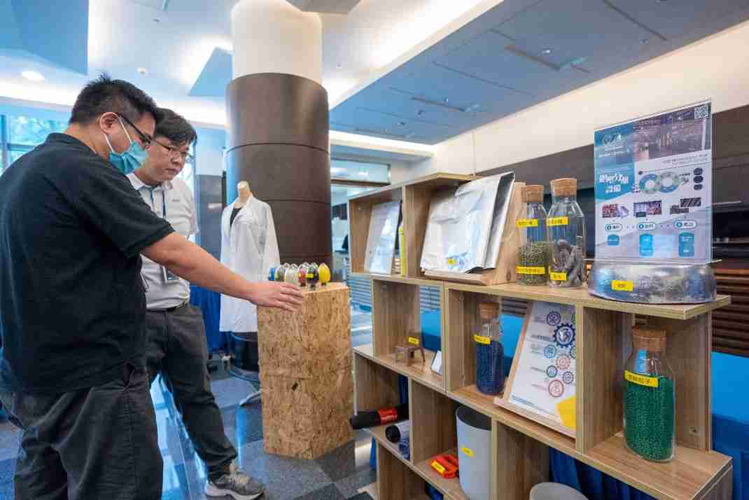 友達2023 CSR共榮大會設置主題展覽，，，，引導供應商深思減塑之重要性  